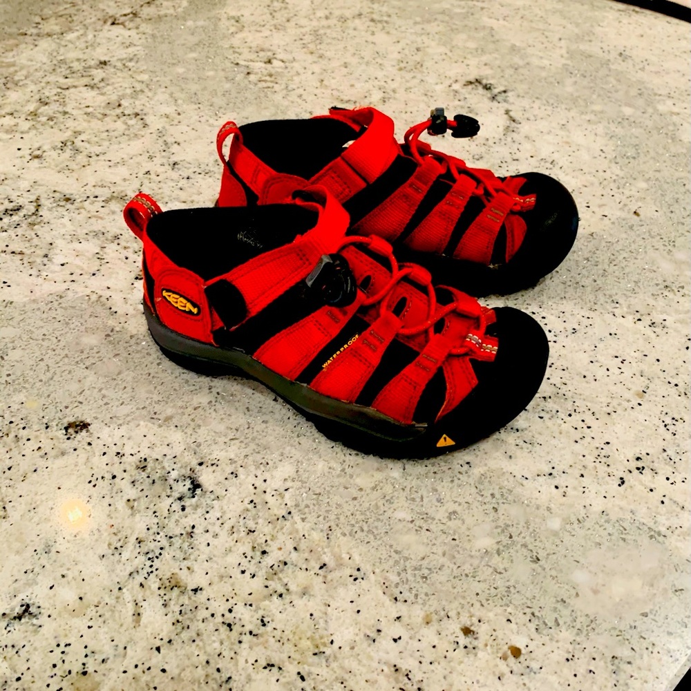 Keen. Size kids 13. Only worn a few times